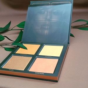 HUDA BEAUTY 3D HIGHLIGHTING PALETTE